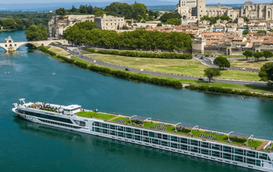 Scenic célèbre 10 ans de présence sur les voies navigables de France