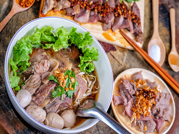 le pho specialite culinaire vietnamienne