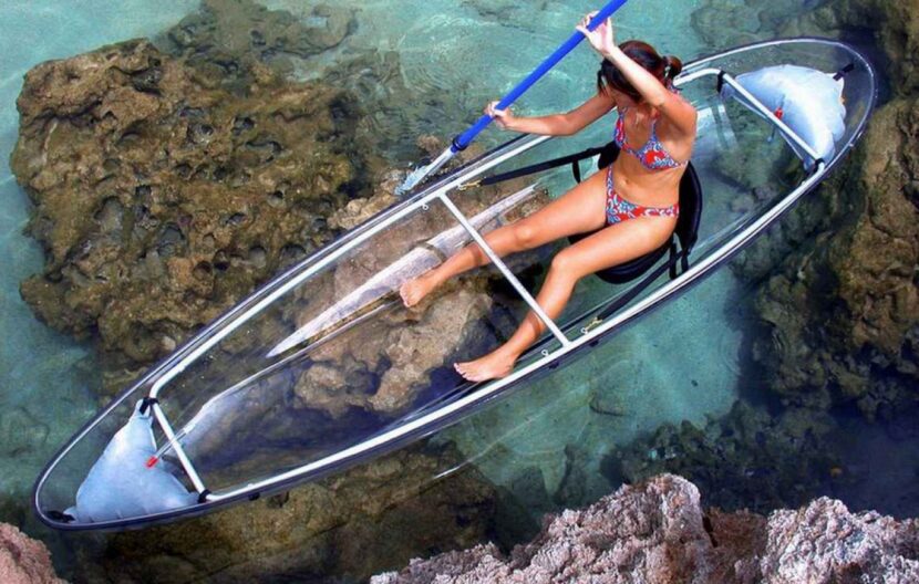 kayak transparent dans les maldives