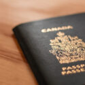 ave et passeport canada