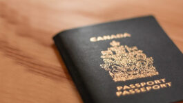 ave et passeport canada