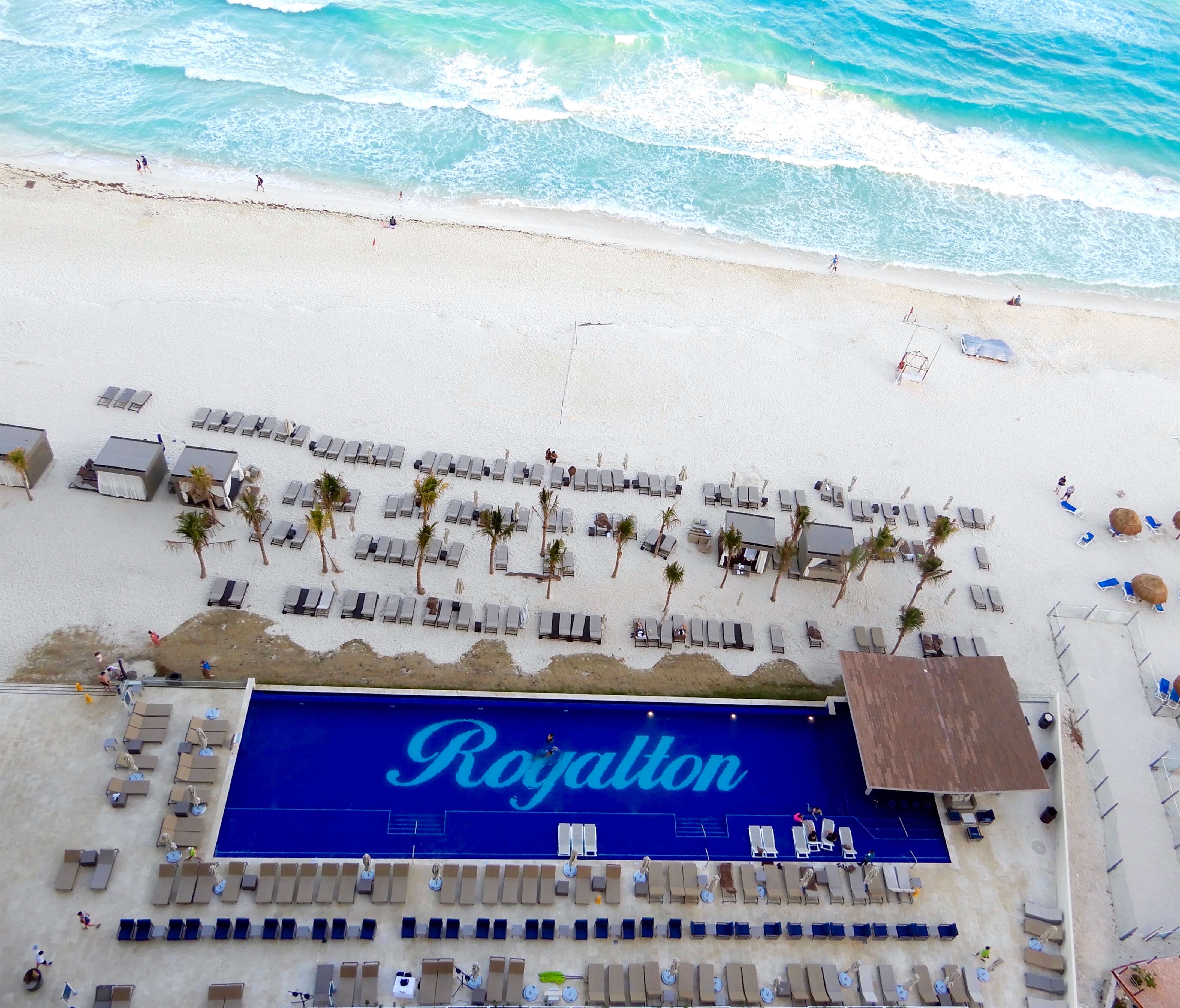 Royalton Suites Cancún Resort & Spa piscine plage