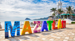 Le maire de Mazatlan rassure les Canadiens et les autres visiteurs suite à la violence du cartel sur place