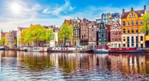 VOYAGEZ DE LA MAISON : direction Amsterdam!
