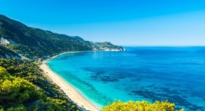 VOYAGEZ DE LA MAISON : une pause en Grèce!