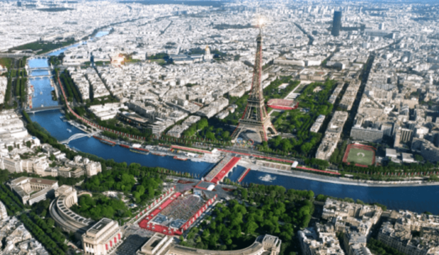 La flamme olympique est remise à la France en vue de Paris 2024