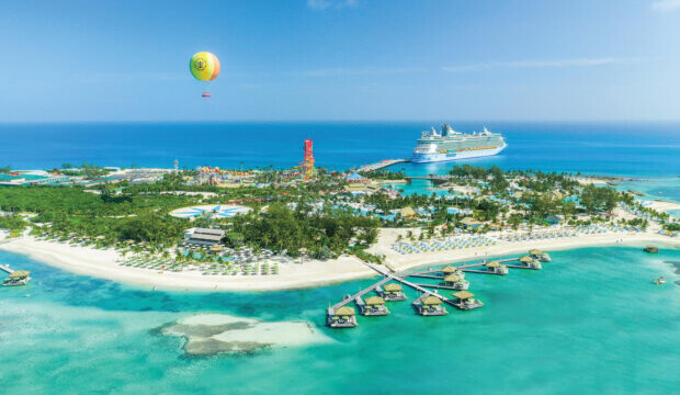 Royal Caribbean célèbre la « saison des vagues » avec des promotions destinées aux consommateurs et aux professionnels